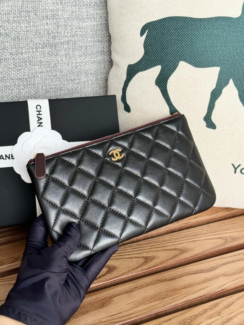 Ch**el wallets 4081-0087