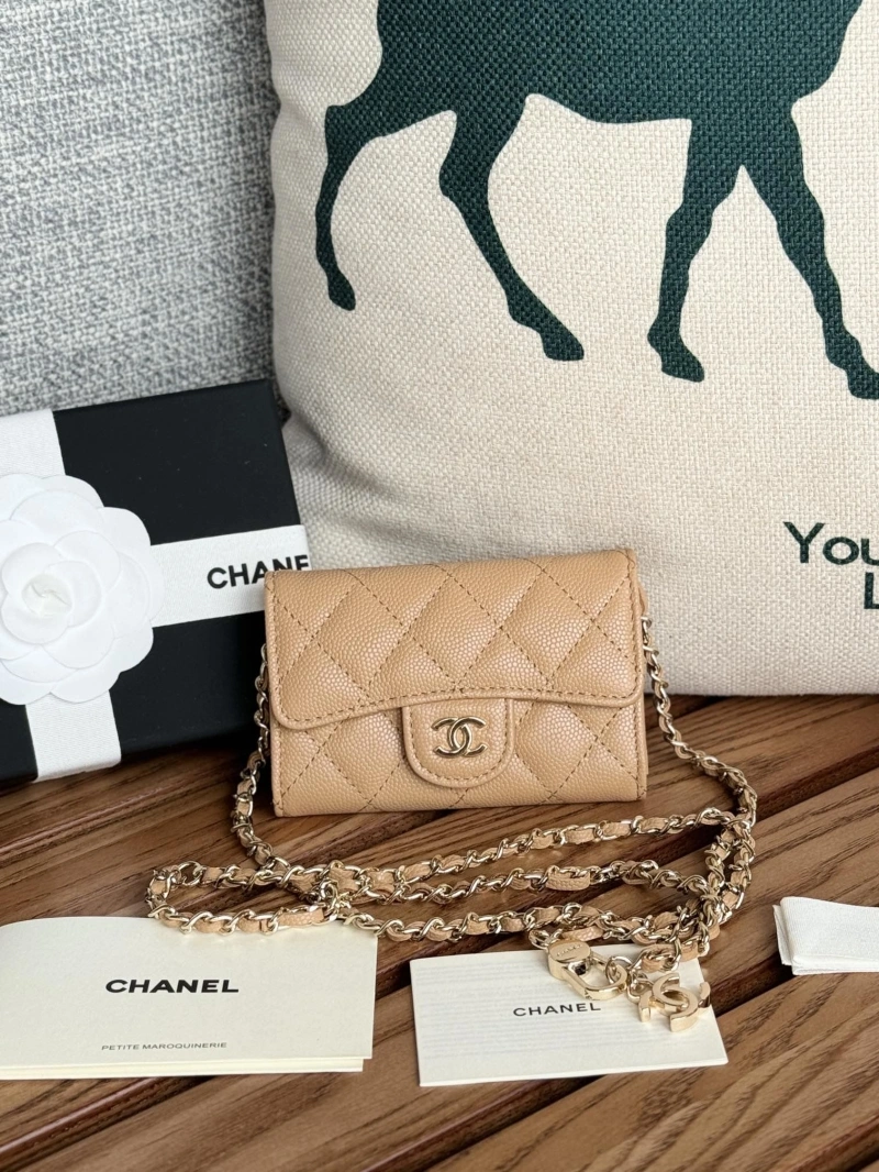 Ch**el wallets 4081-0116