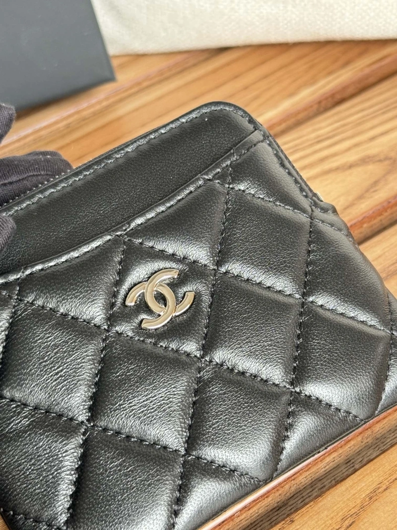 Ch**el wallets 4081-0137