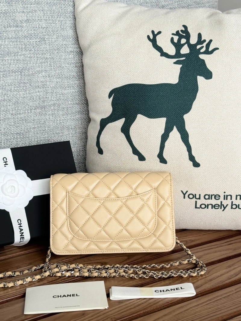 Ch**el wallets 4081-0149