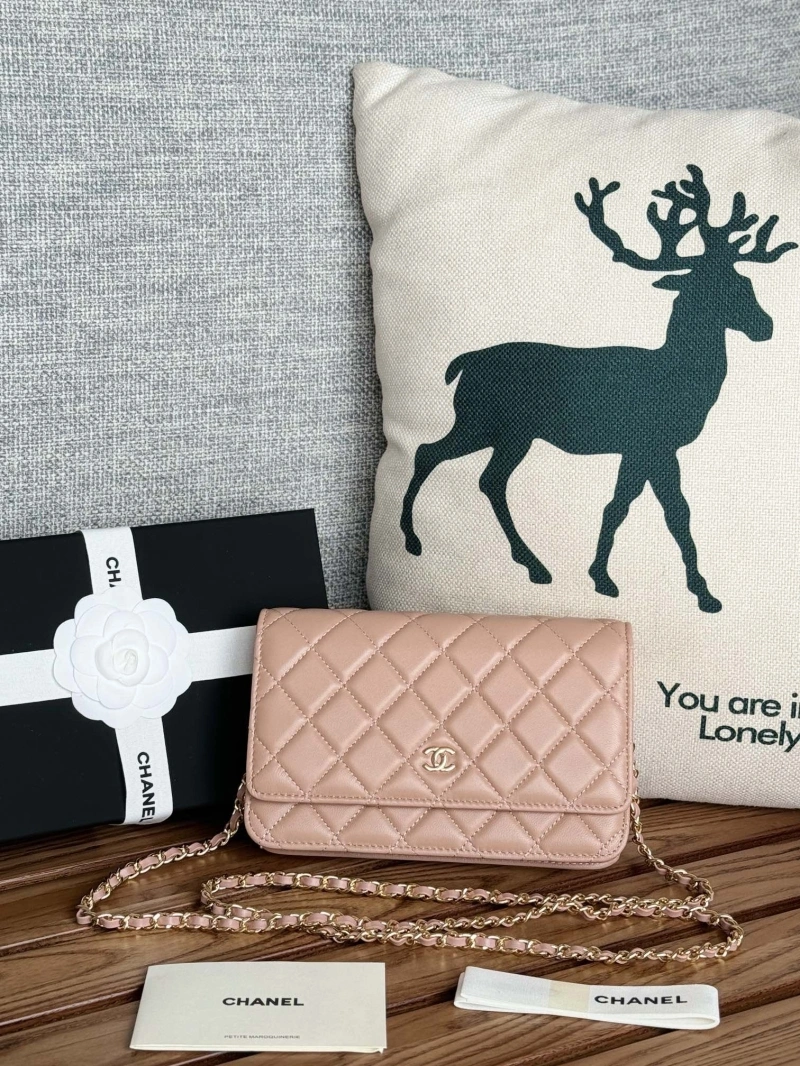 Ch**el wallets 4081-0152