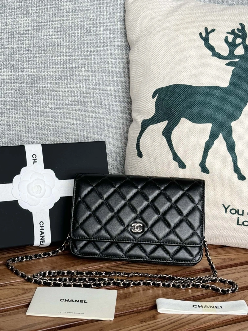 Ch**el wallets 4081-0158