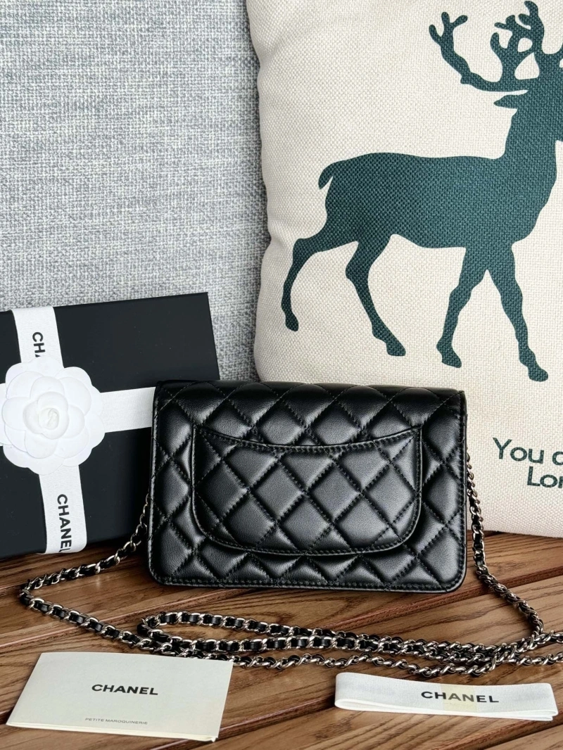Ch**el wallets 4081-0158