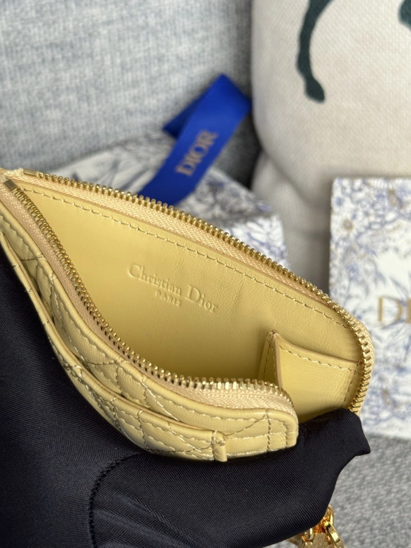 D10r wallets 4081-0624