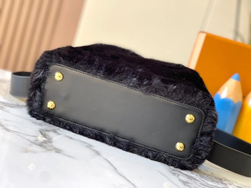 LV Capucines Bags 4081B-0455