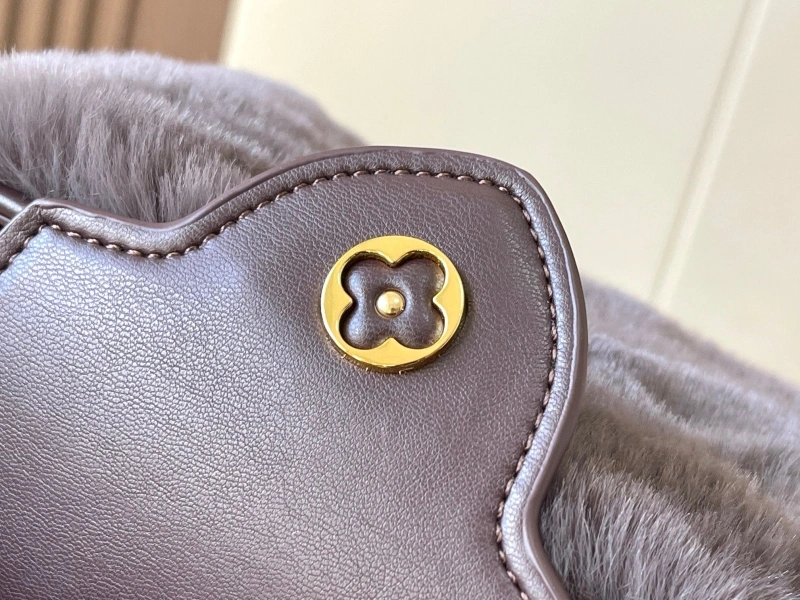 LV Capucines Bags 4081B-0462