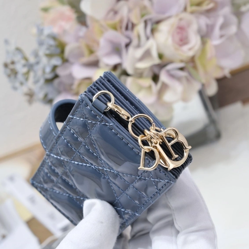 D10r wallet 4081b-1970