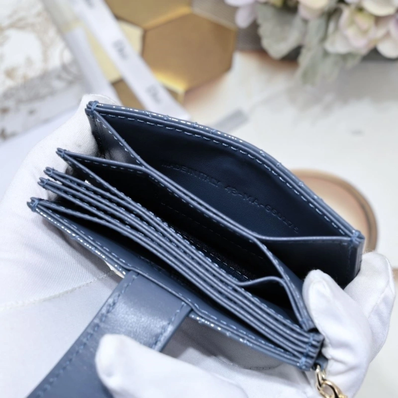 D10r wallet 4081b-1970