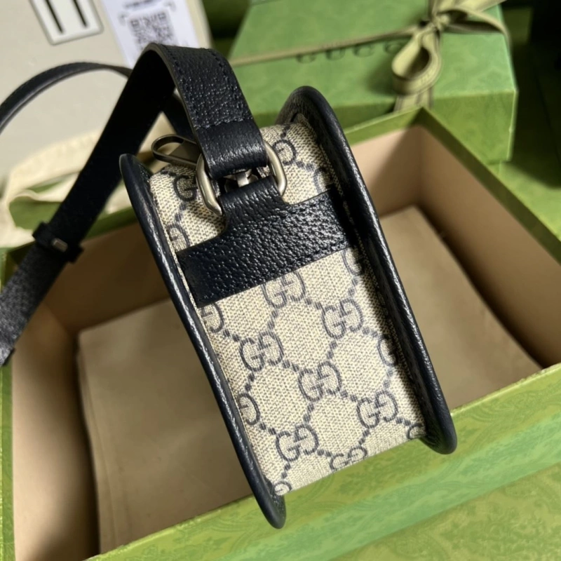 Gvc*1 clutch bags 4094-0452