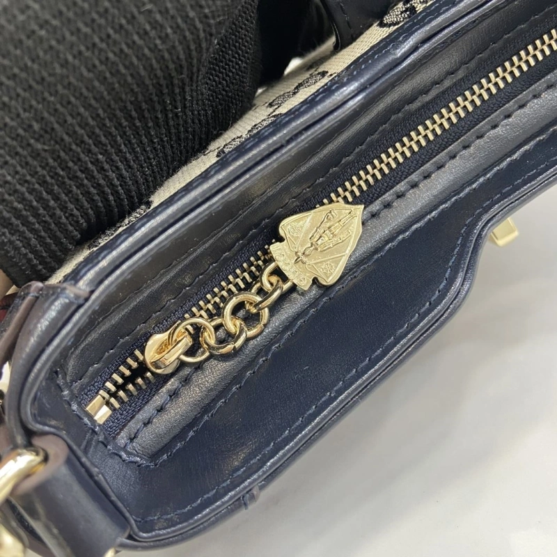 Gvc*1 satchel bags 4094b-0226