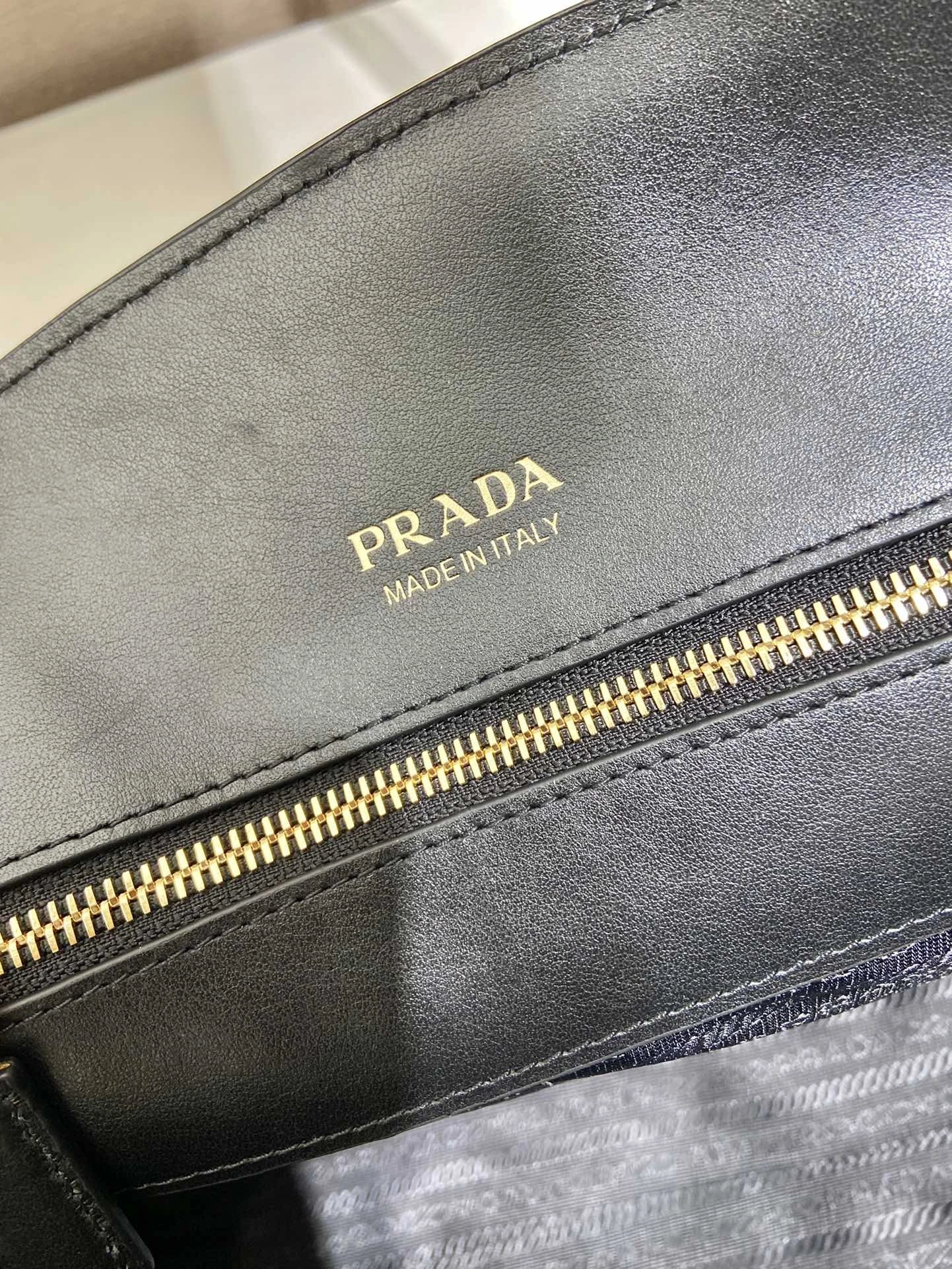Pra*a top handle bags 4099a-0456