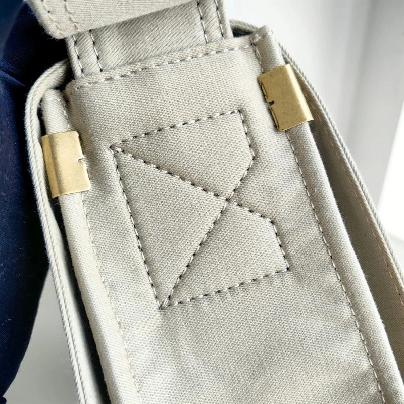 Bv*b*rry satchel bags 4115-0050