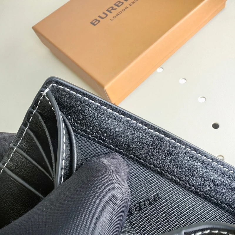 Bv*b*rry wallets 4115a-0005