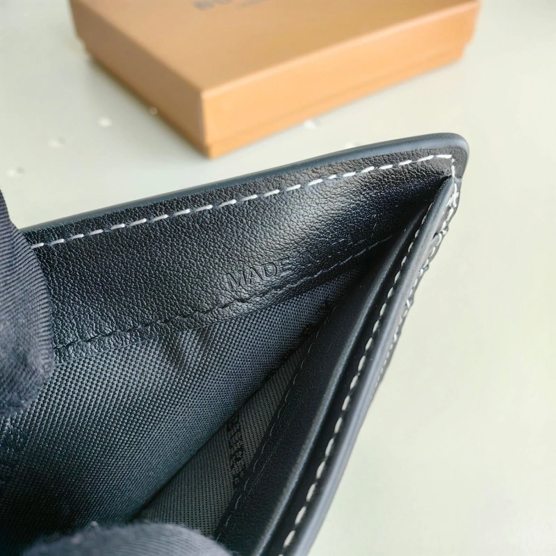 Bv*b*rry wallets 4115a-0005