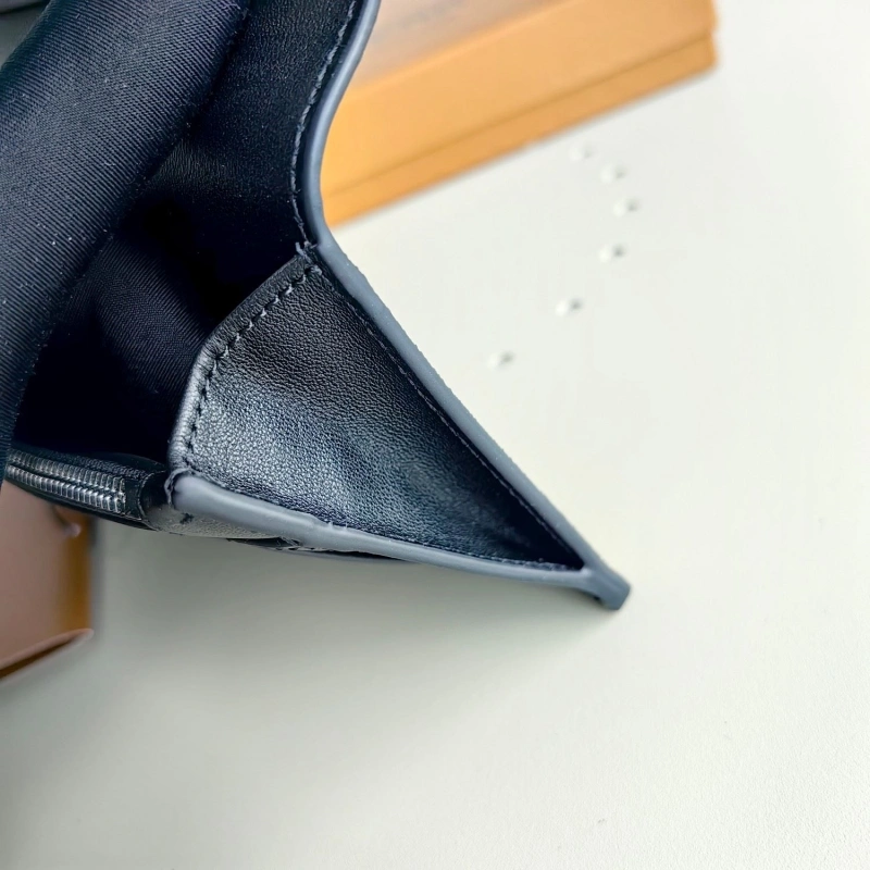 Bv*b*rry wallets 4115a-0031