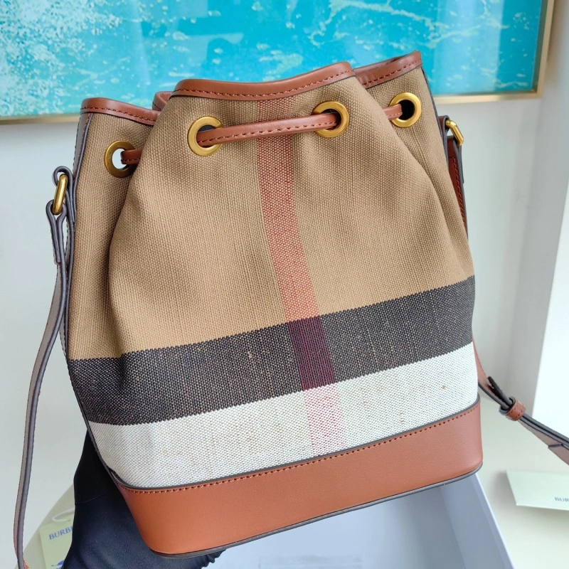 Bv*b*rry bucket bags 4115a-0033