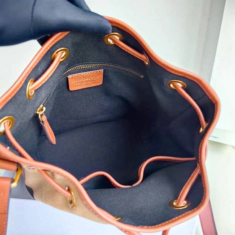 Bv*b*rry bucket bags 4115a-0033