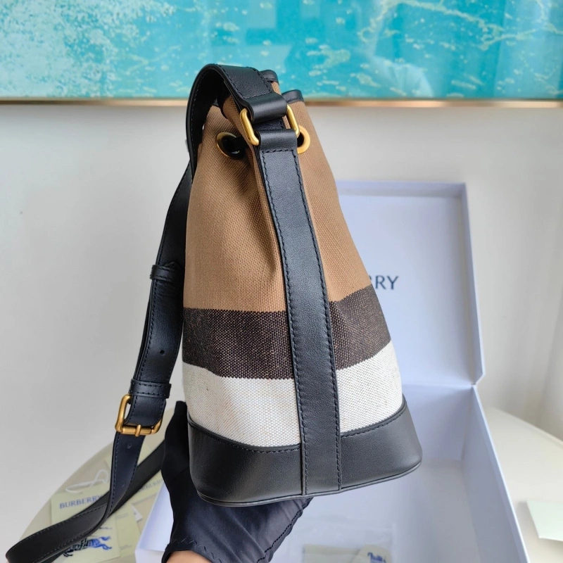 Bv*b*rry bucket bags 4115a-0034
