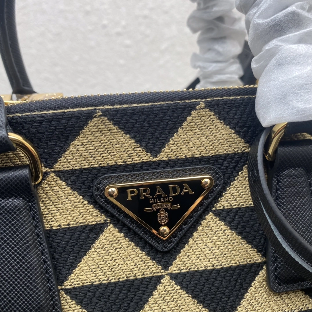 Pra*a top handle bags 4135d-0068