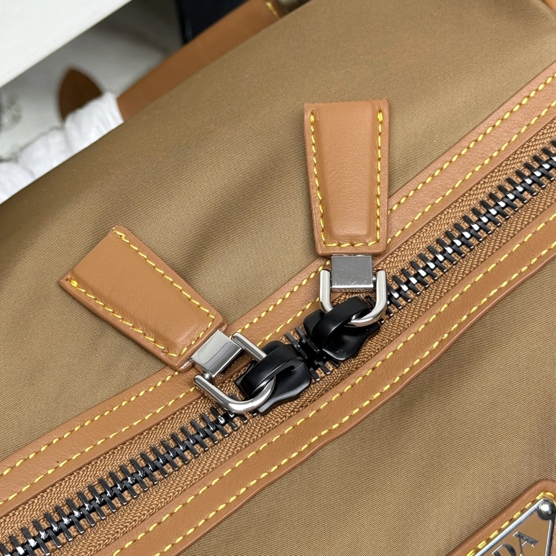 Pra*a travel bags 4135d-0092
