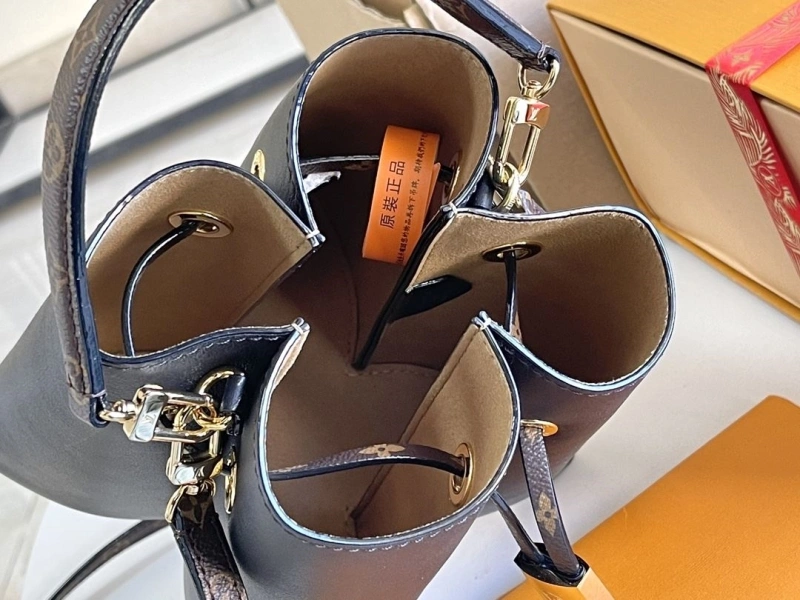 LV Bucket Bags 4171A-0038
