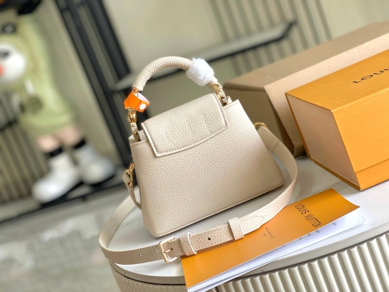 LV Capucines Bags 4171F-0017