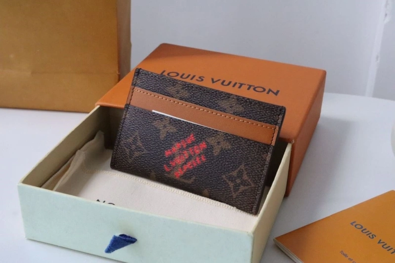 LV Wallets 4178A-0002