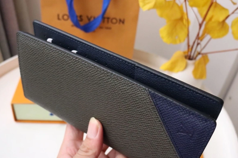 LV Wallets 4178A-0025