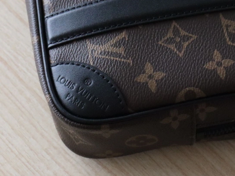 LV Clutch Bags 4178A-0040