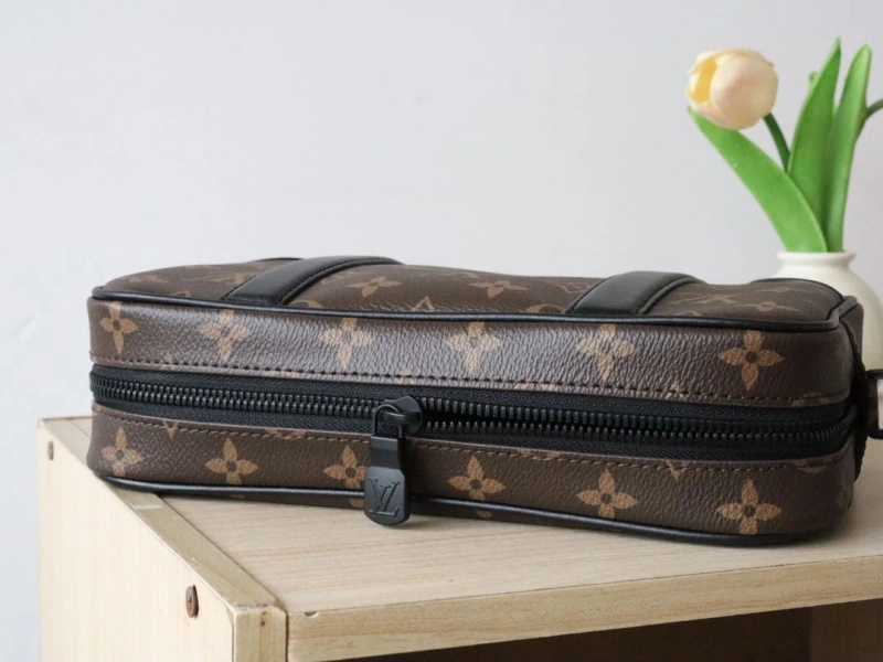 LV Clutch Bags 4178A-0040