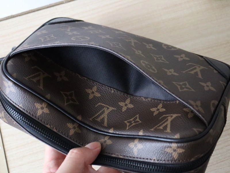 LV Clutch Bags 4178A-0040