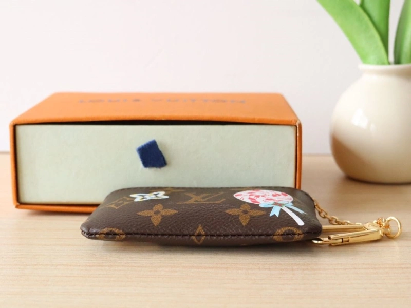 LV Wallets 4178A-0049