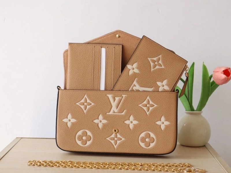 LV Wallets 4178A-0059