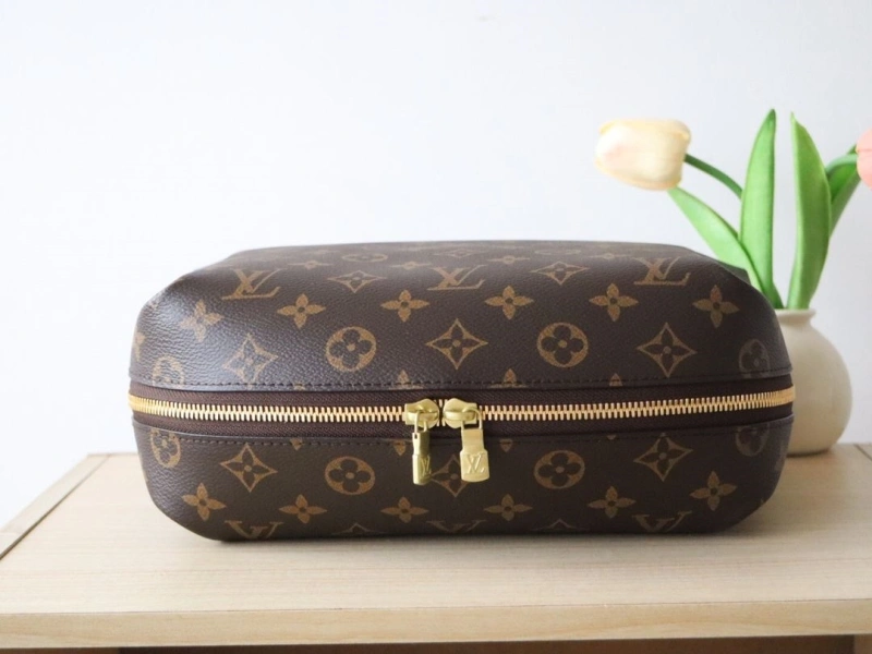 LV Clutch Bags 4178A-0066