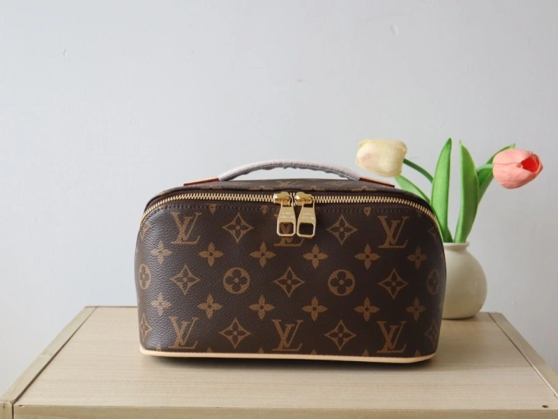 LV Cosmetic Bags 4178A-0070