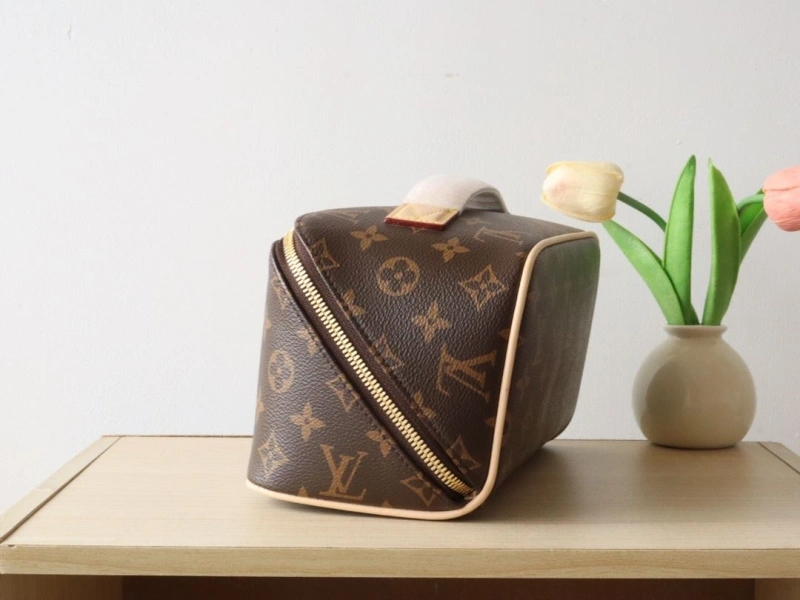 LV Cosmetic Bags 4178A-0070