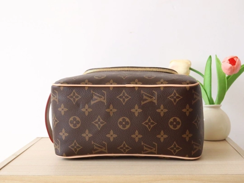 LV Cosmetic Bags 4178A-0071
