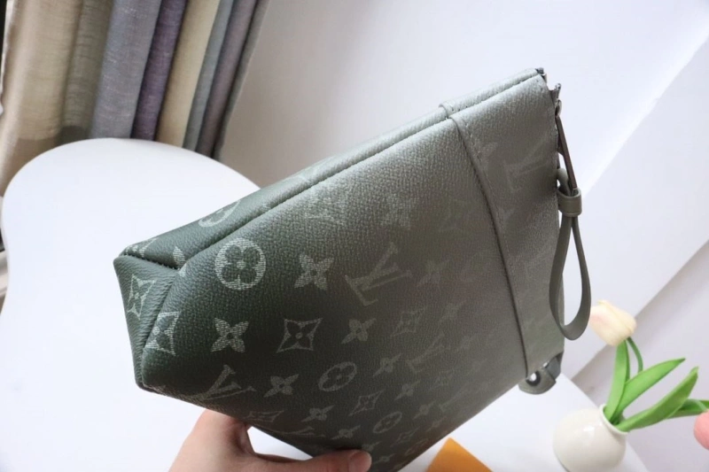LV Clutch Bags 4178A-0092