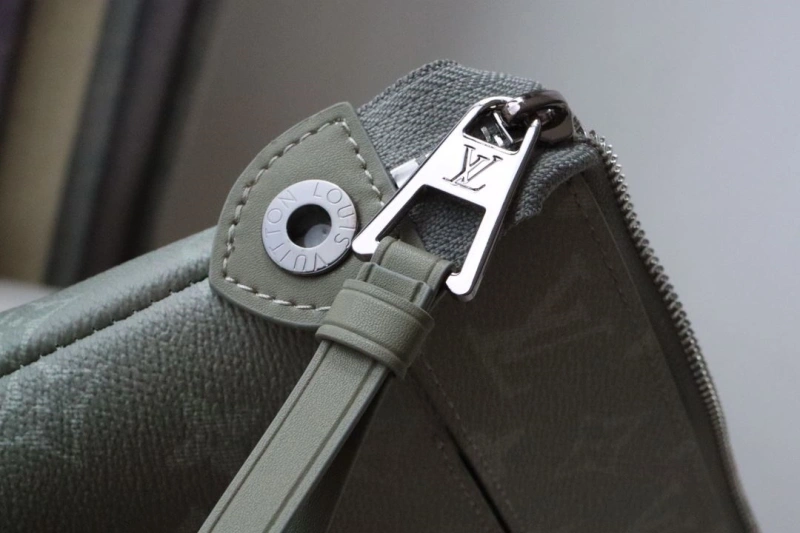 LV Clutch Bags 4178A-0092