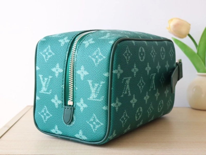 LV Cosmetic Bags 4178A-0132