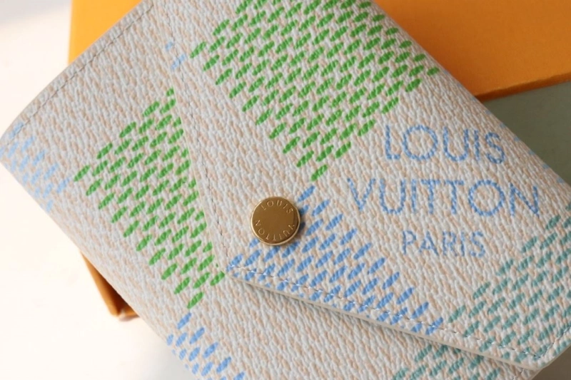 LV Wallets 4178A-0159