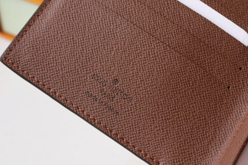 LV Wallets 4178A-0168