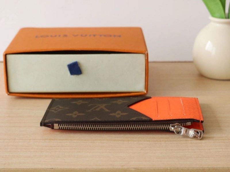 LV Wallets 4178A-0194