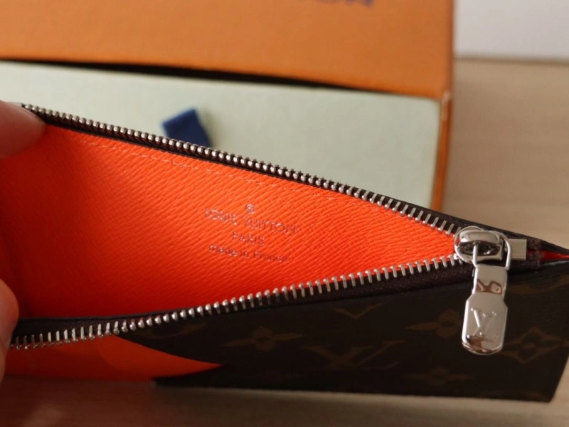 LV Wallets 4178A-0194