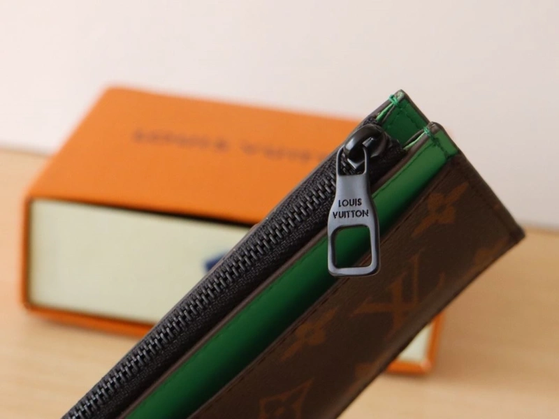 LV Wallets 4178A-0198
