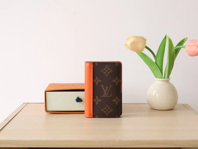LV Wallets 4178A-0202