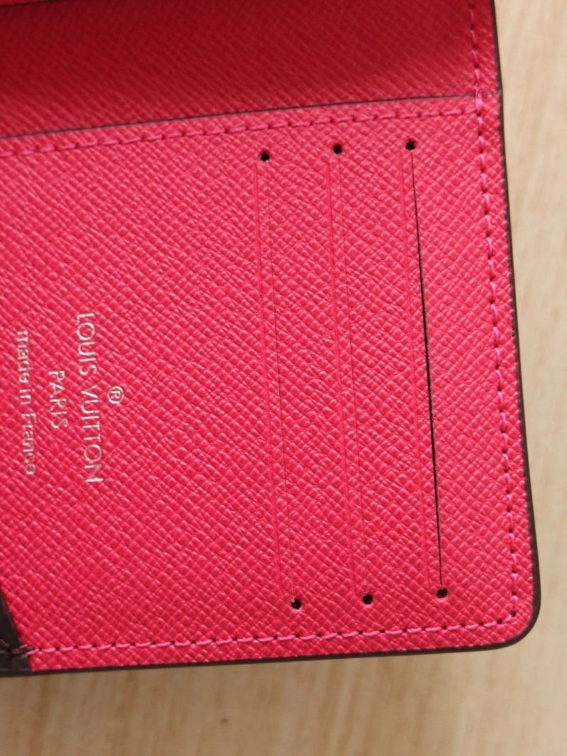 LV Wallets 4178A-0205