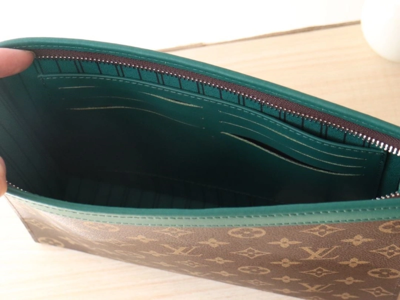 LV Clutch Bags 4178A-0235