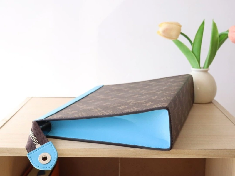 LV Clutch Bags 4178A-0240