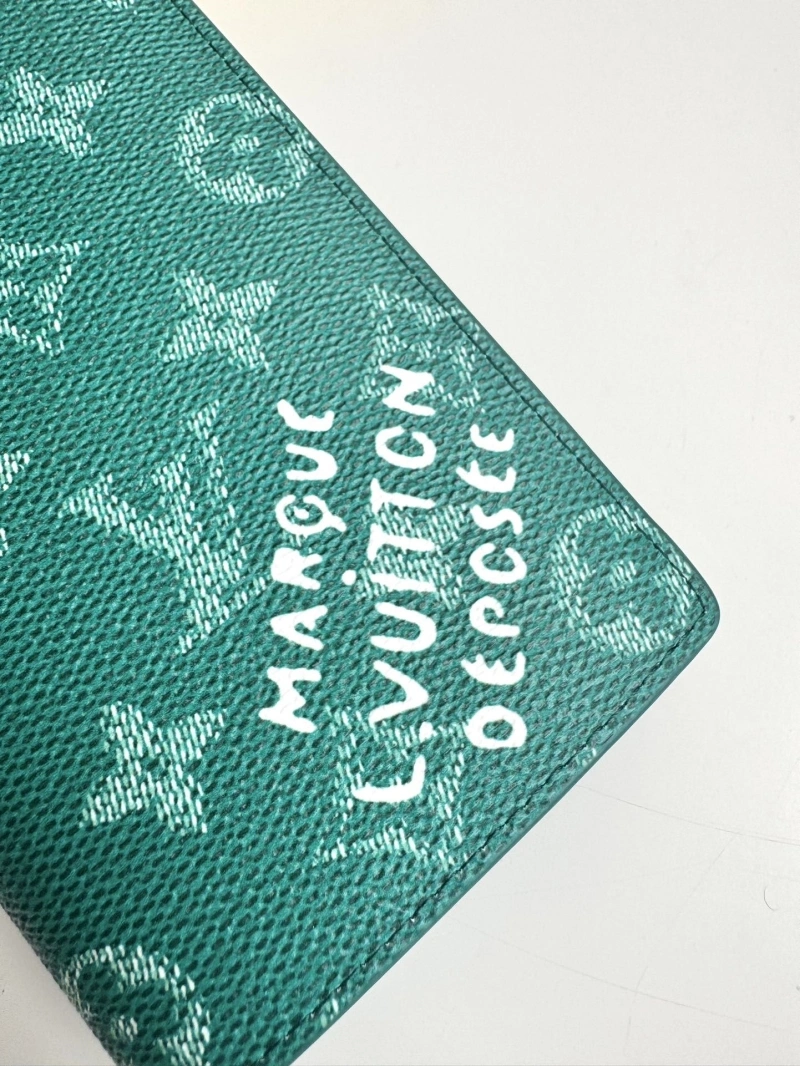 LV Wallets 4178A-0245